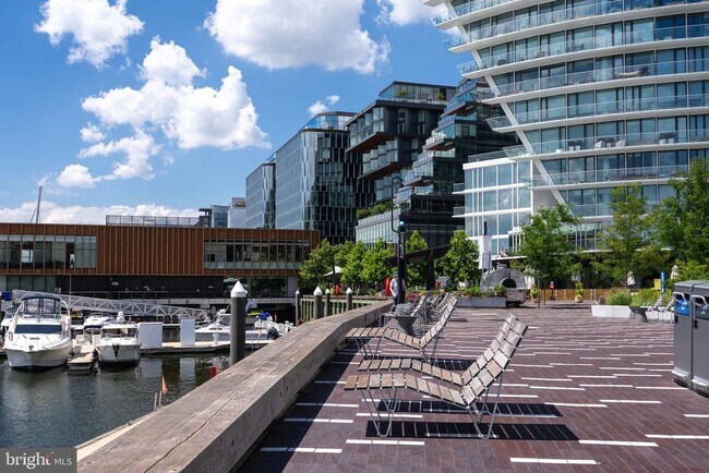 Building Photo - 525 Water St SW