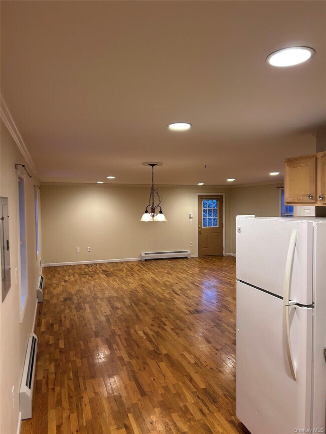 Building Photo - 106 Newport Bridge Rd