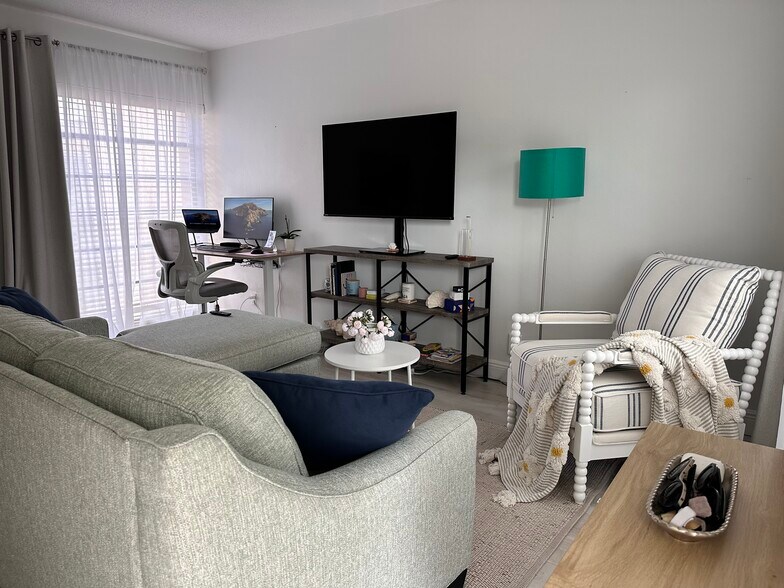 Building Photo - 1481 S Ocean Blvd