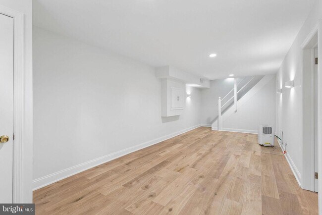 Building Photo - 306 Candlewood Ln