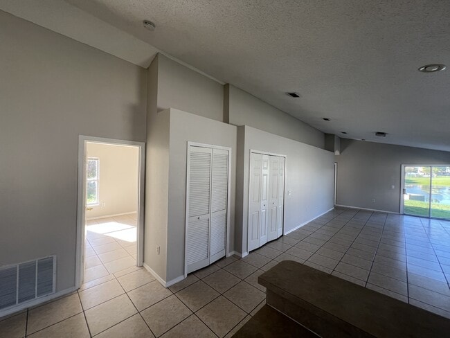 Building Photo - 13226 Glenbarrow Ct