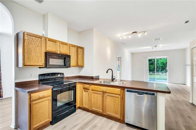 Building Photo - 11337 Village Brook Dr