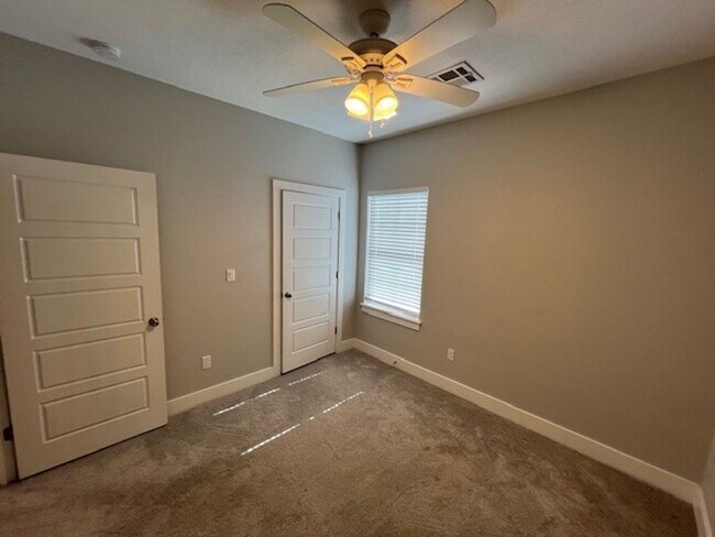 Building Photo - 5030 S Prien Lake Rd