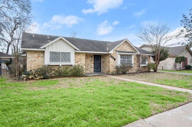 Building Photo - 1039 Marcella St