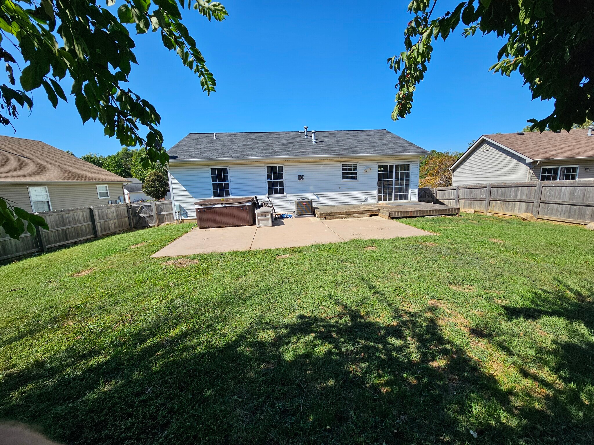 Building Photo - 127 Bayfield Dr