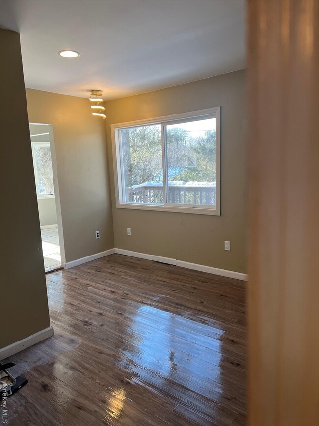 Building Photo - 49 Hilltop Dr