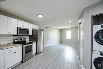 2BR, 1BA - 965SF - 8014 Tommy Ct Tampa, FL 33619-4833 - Octagon Apartment Homes