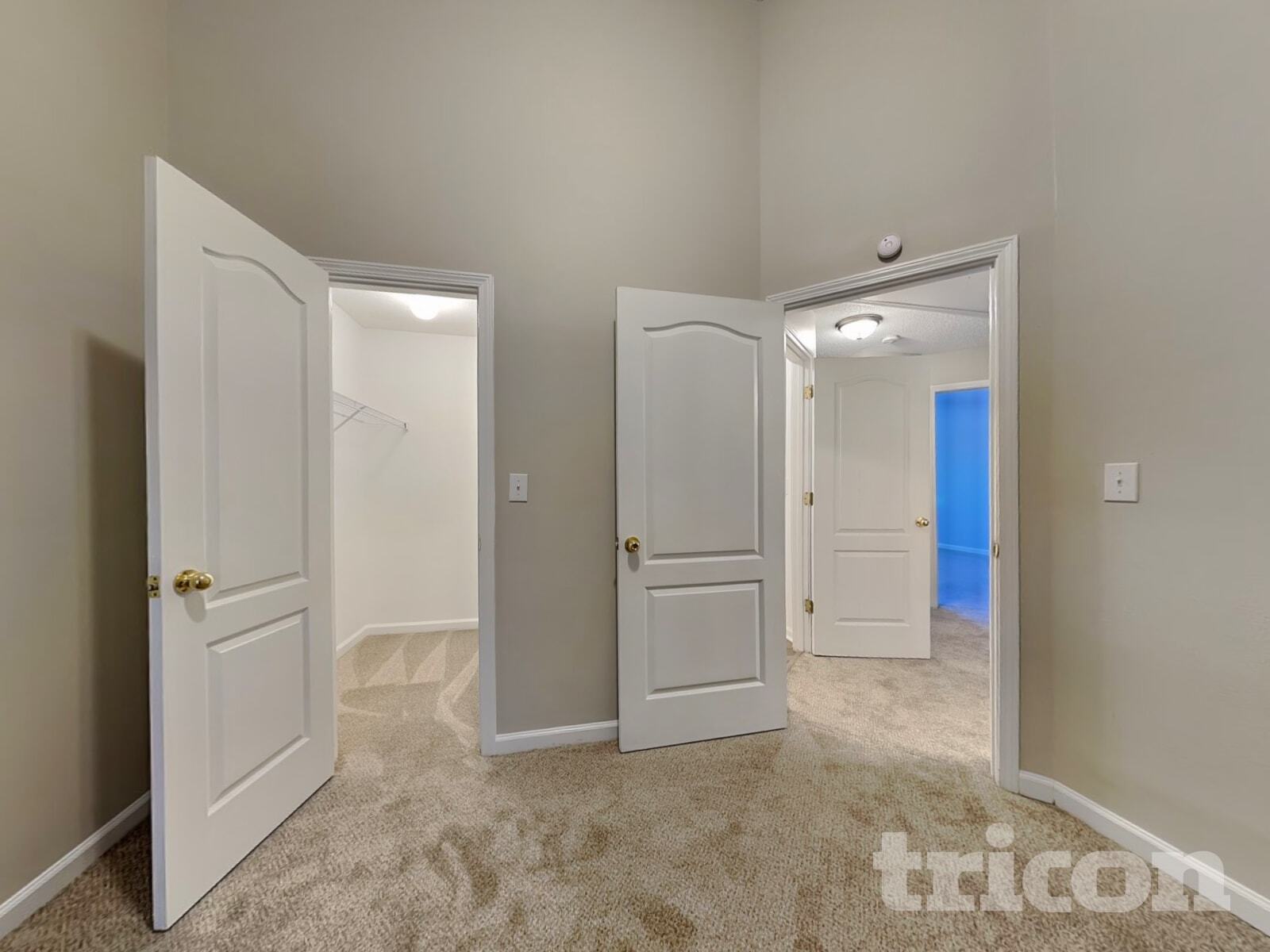 Building Photo - 7632 McGillicuty Dr