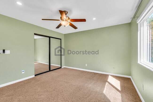 Building Photo - 30 Pony Ct