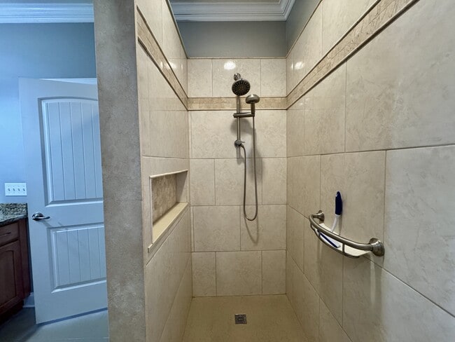 Building Photo - 293 Elohi Way