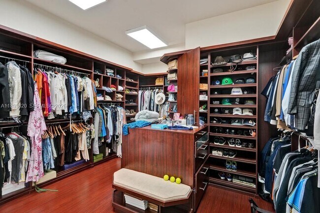 Building Photo - 1516 Island Blvd