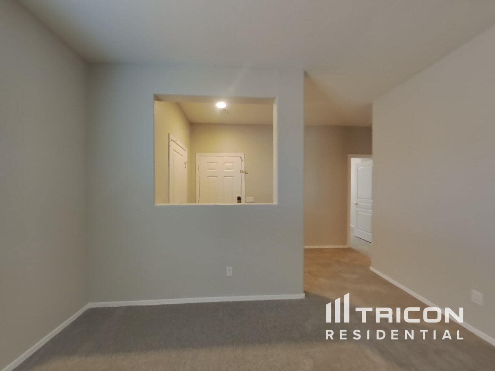 Building Photo - 6410 S 72nd Ln