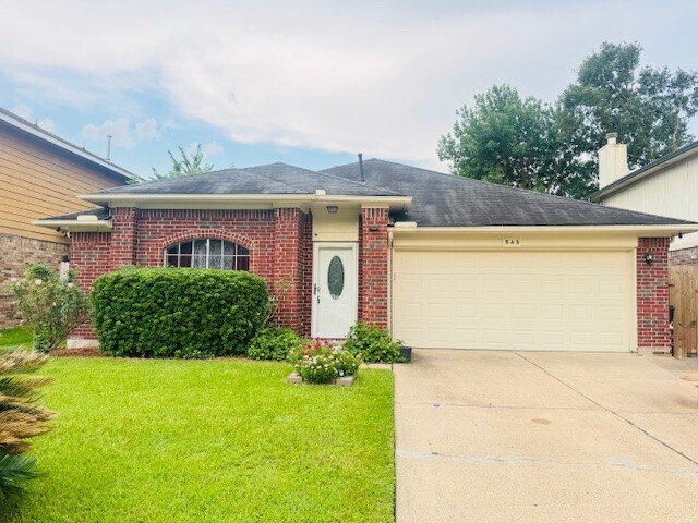 Primary Photo - 543 Rivergrove Dr