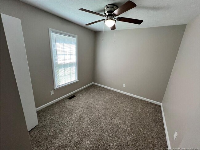 Building Photo - 916 Emory Ct
