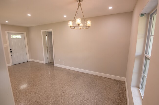 Building Photo - 259 Bloomfield Dr