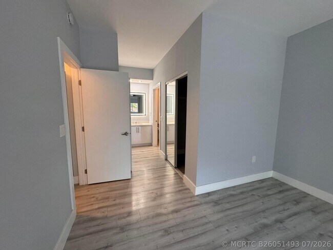 Building Photo - 6936 SW 39th St