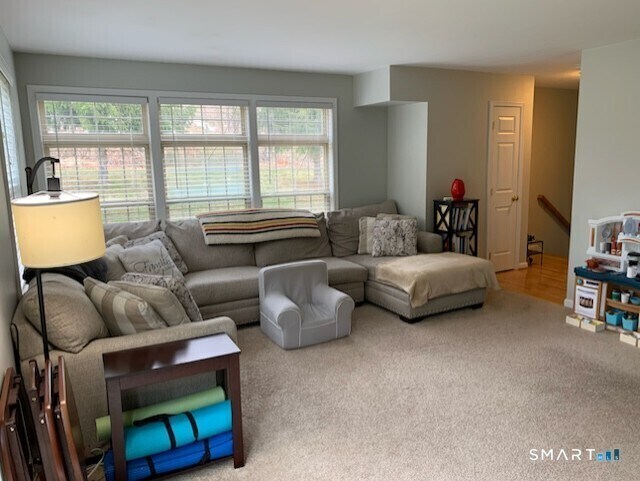 Building Photo - 19 Hawthorne Dr