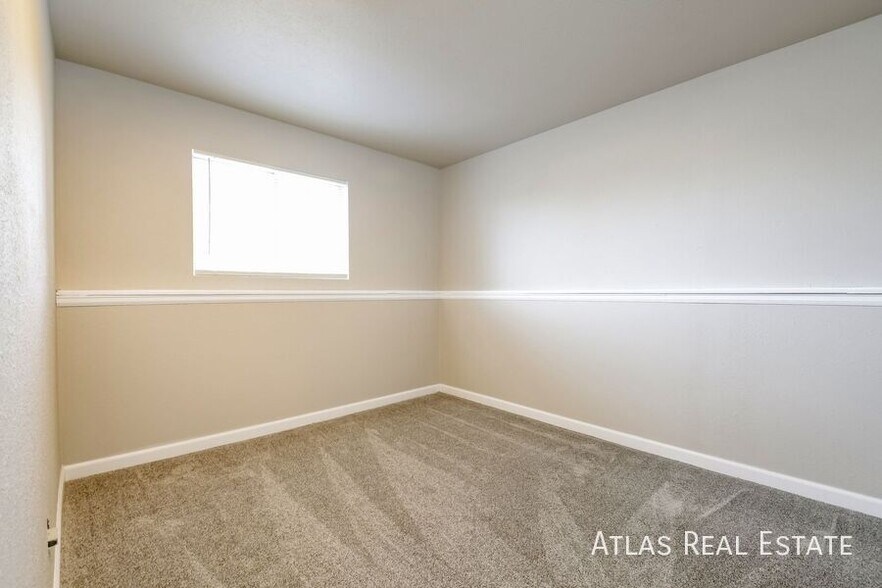 Building Photo - 1417 S Biscay Way