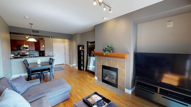 Building Photo - 9079 East Panorama Circle, Unit 201