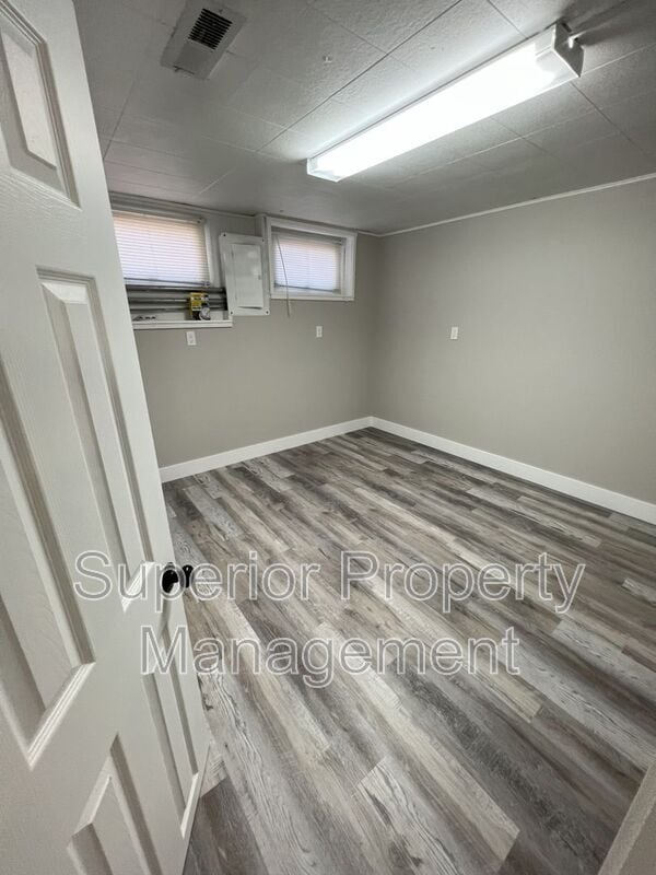 Building Photo - 222 Main St