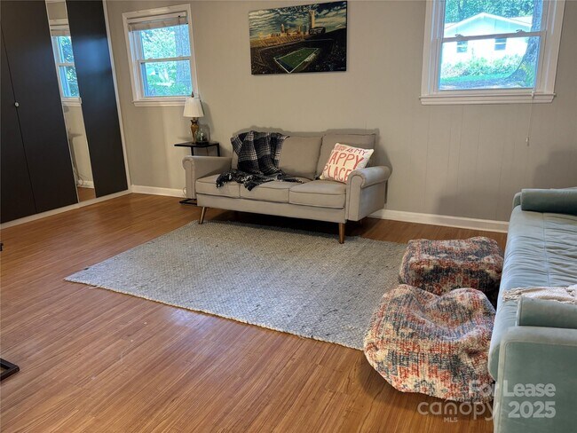 Building Photo - 4014 Sulkirk Rd