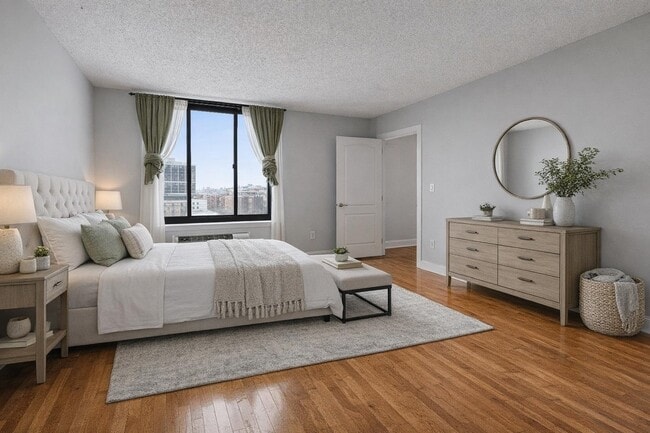 Building Photo - 415 Newark St.