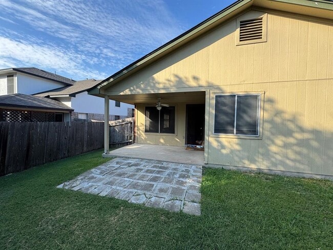 Building Photo - 1710 Chinati Mountain Trail