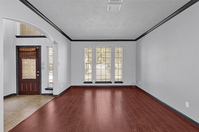 Building Photo - 8514 Discus Dr