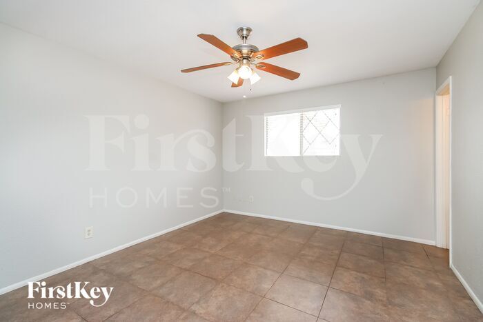 Building Photo - 32 W Fairmont Dr
