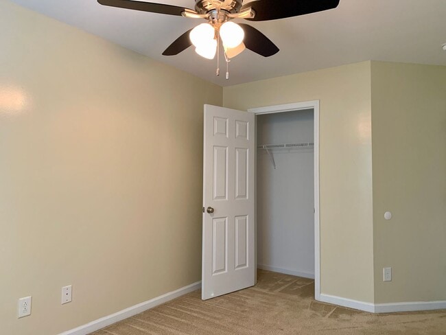 Building Photo - RENT READY Townhome Convenient to I440 & I...