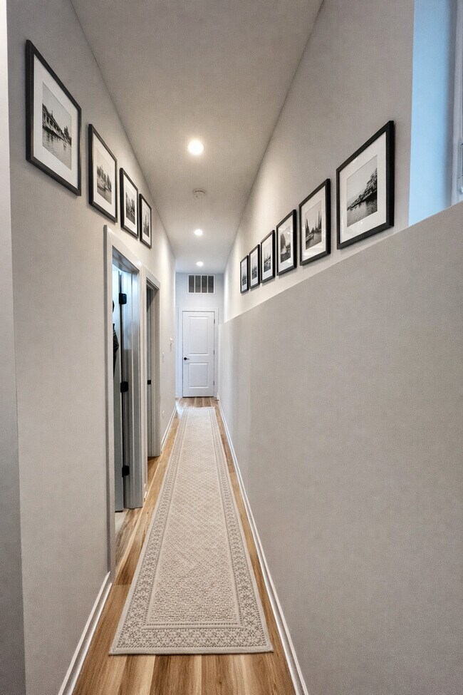 Building Photo - 6513 S Langley Ave