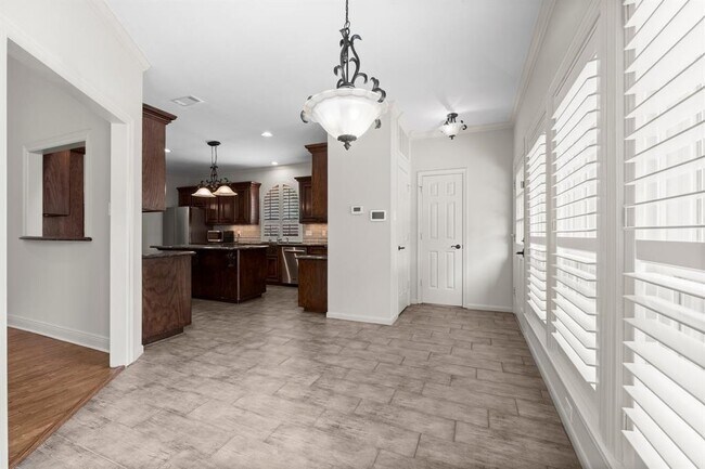 Building Photo - 165 W Shadowpoint Cir