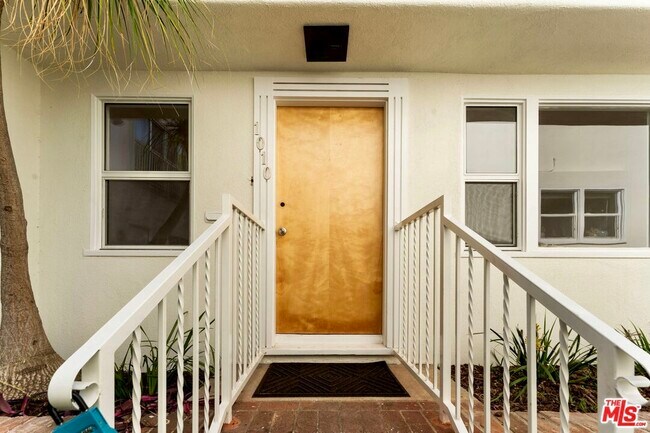 Front - 1010 14th St