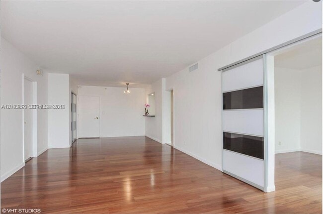 Building Photo - 5700 Collins Ave