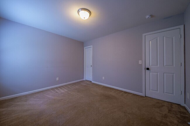 Building Photo - 1301 Waldridge Ct