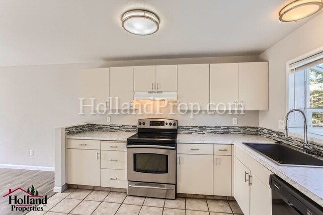 Building Photo - Step Inside the Home You’ve Been Waiting For! NEW SUPER PRICE at $2,095!!!