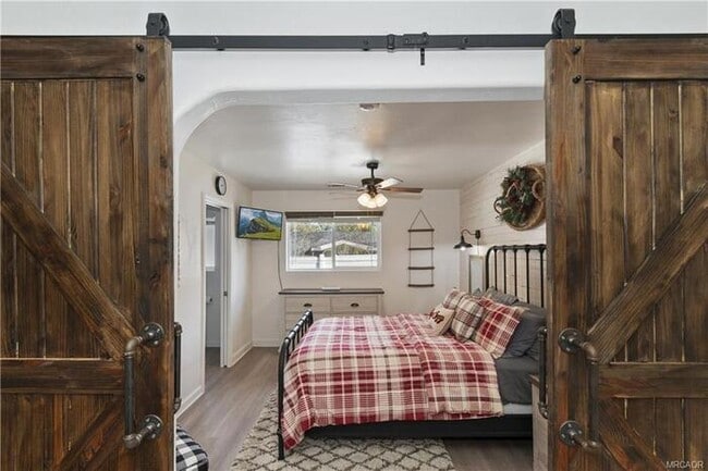 Building Photo - Move-In Ready 2 Bed / 2 Bath + Bonus Room & Den/Office