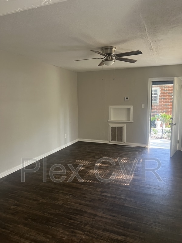 Building Photo - 825 Brooks Rd