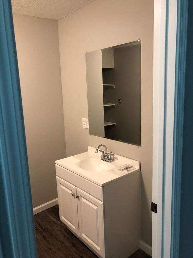 Building Photo - 5 BD/2.5 BA home, NEW RENOVATION!