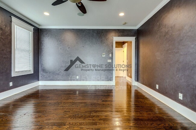 Building Photo - 210 38th Ave N