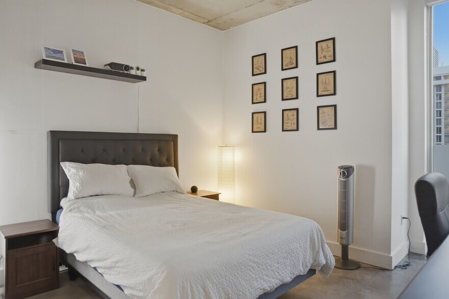 Building Photo - 151 SE 1st St