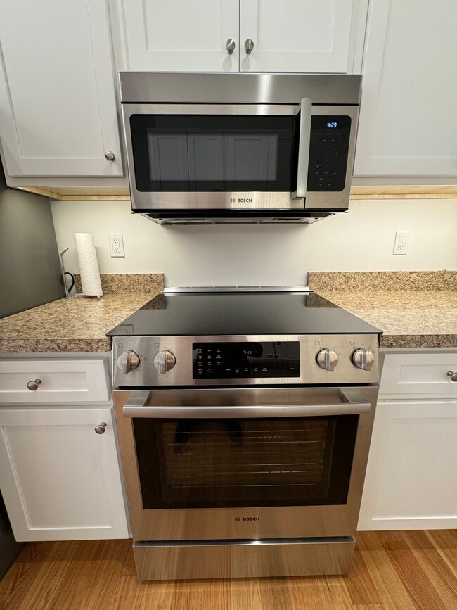 Building Photo - 88 Main St