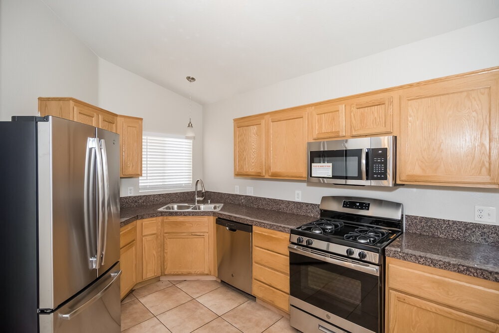 Building Photo - 3207 W Verde Way