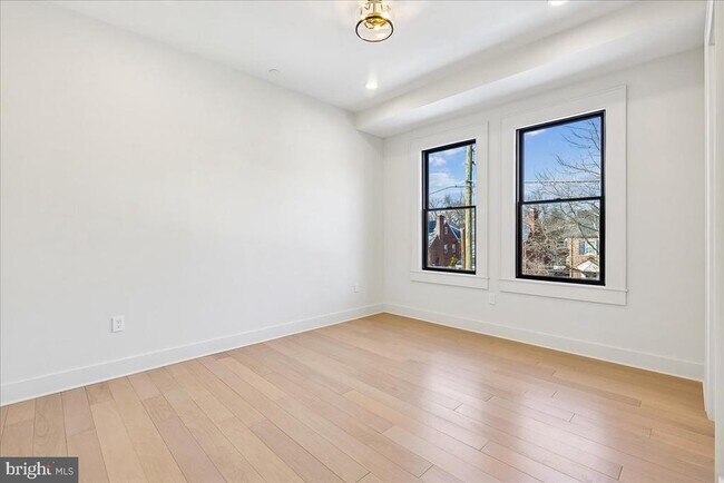 Building Photo - 4428 Albemarle St NW