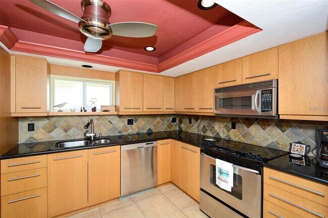Building Photo - 3804 Gulf of Mexico Dr