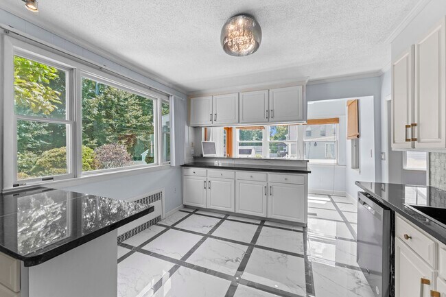 Primary Photo - 210 Raymond Rd