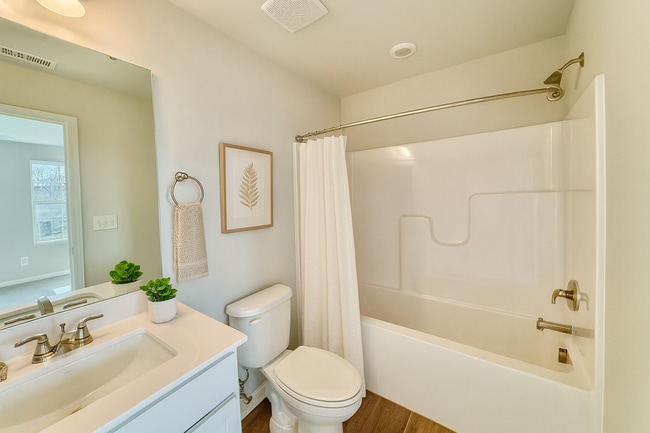 Building Photo - 302 Carolina Spgs Blvd