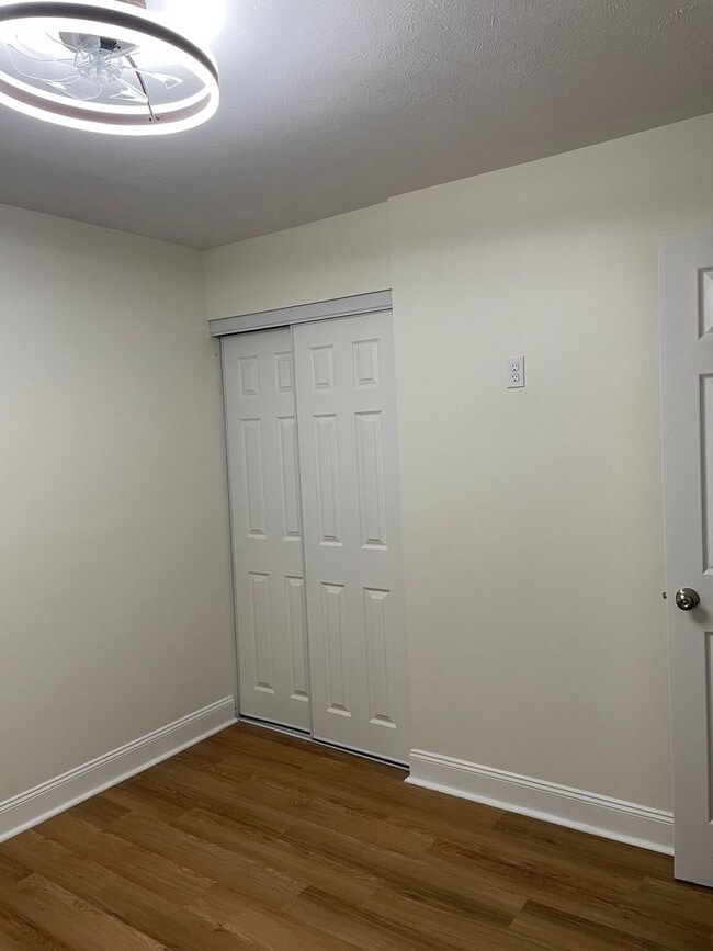 Building Photo - Section 8 Ready Home