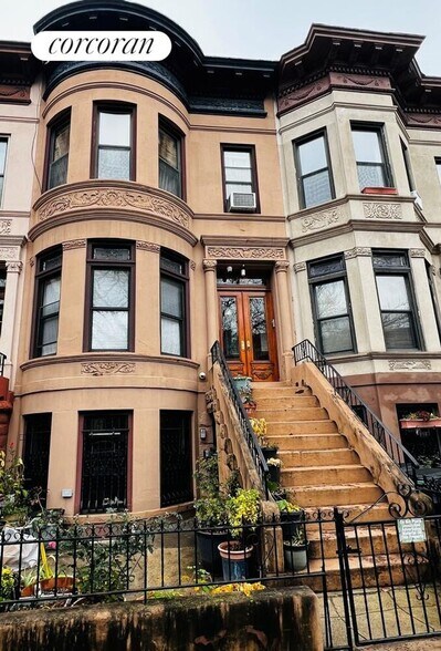 Building Photo - 1445 Dean St