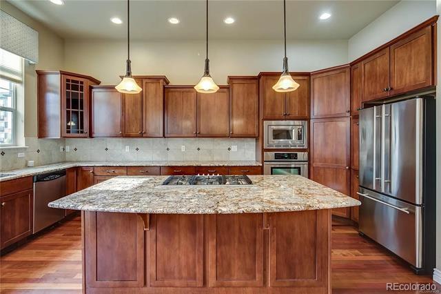 Building Photo - 10124 Inverness Main St